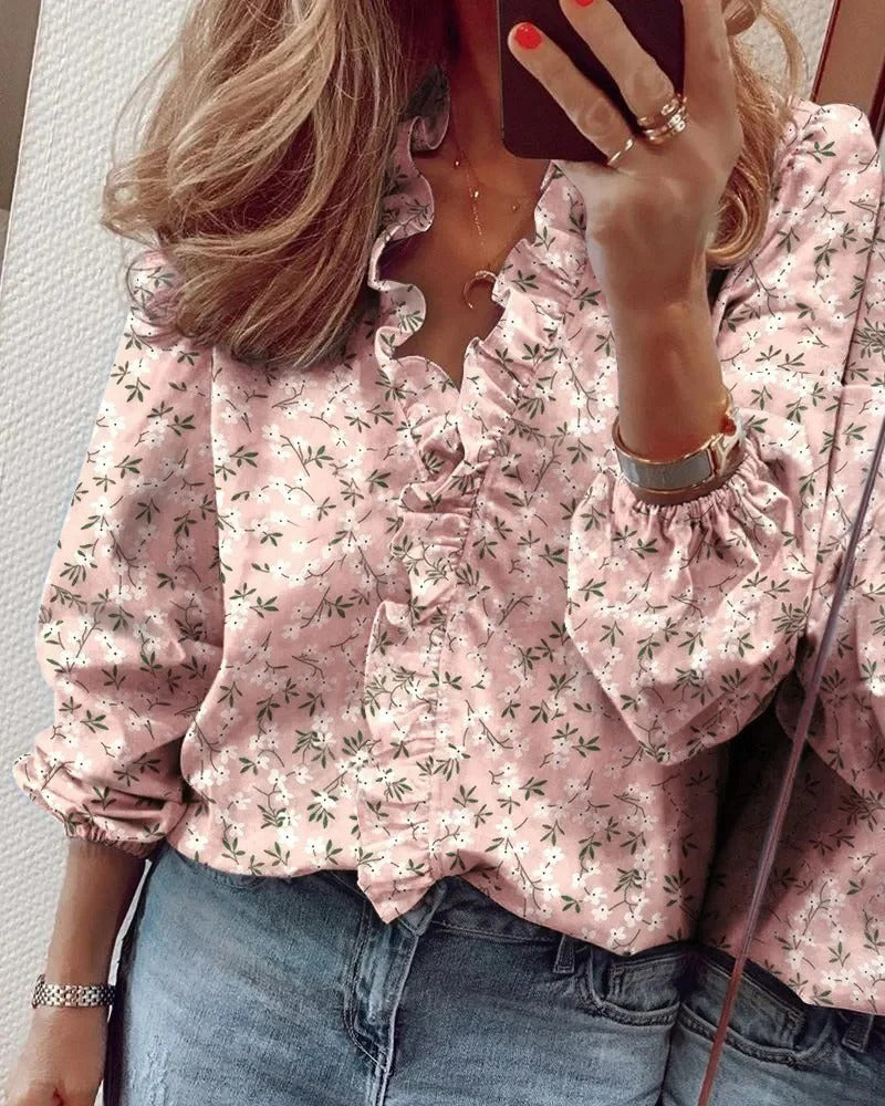Light and Chic Women's Blouse with Elegant Ruffles