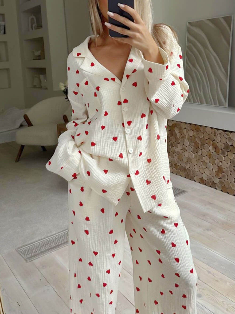 Soft and Comfortable Women's Pajama Set with Heart Print