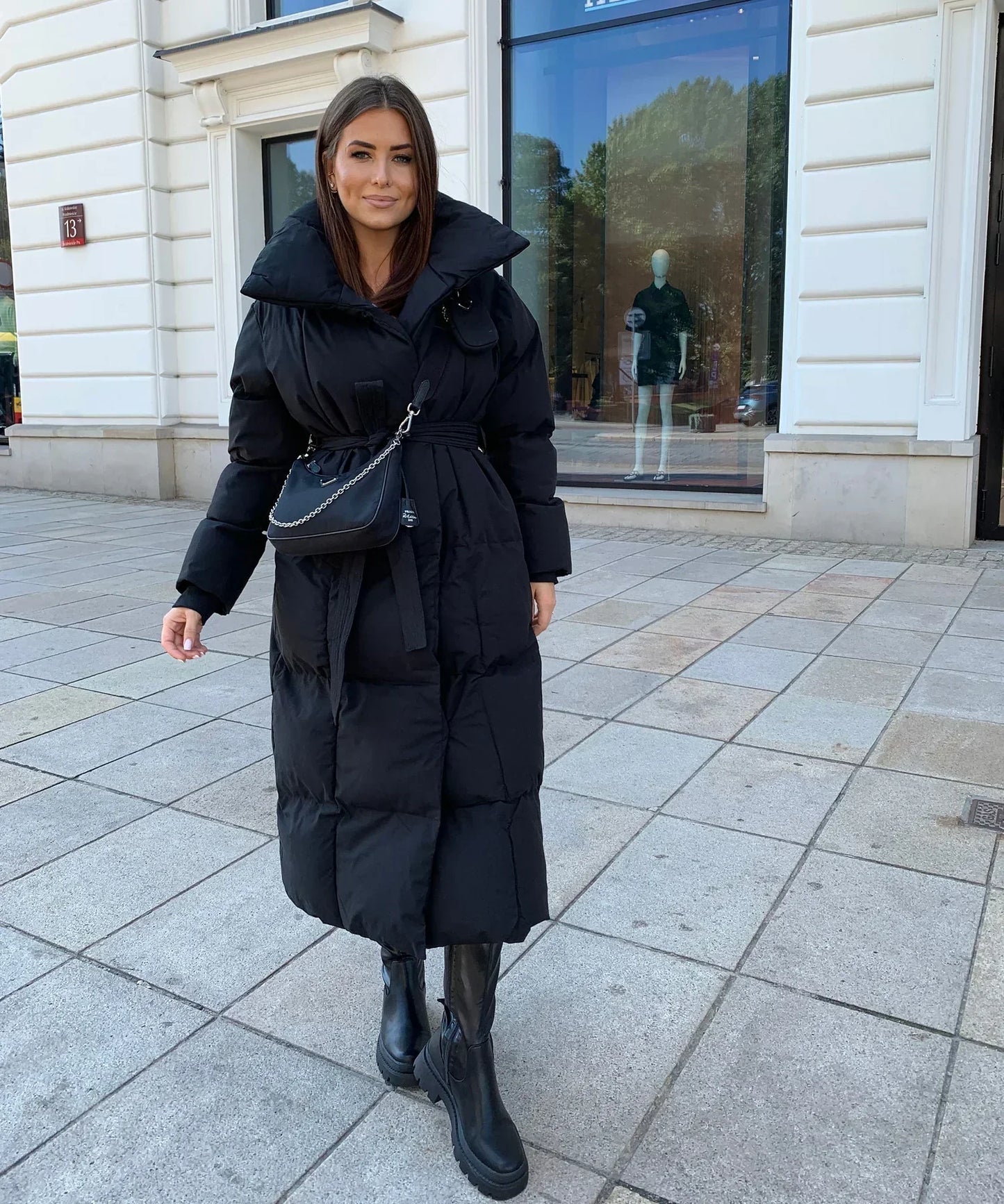 Lange Dames Puffer Winterjas met Ceintuur en Hoge Kraag