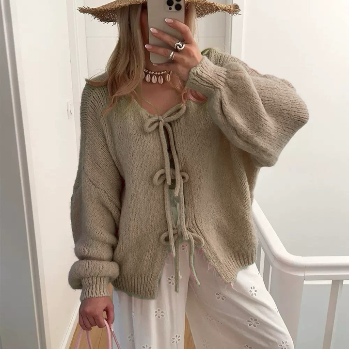 Bamby | Gebreide Top met Speelse Striksluiting