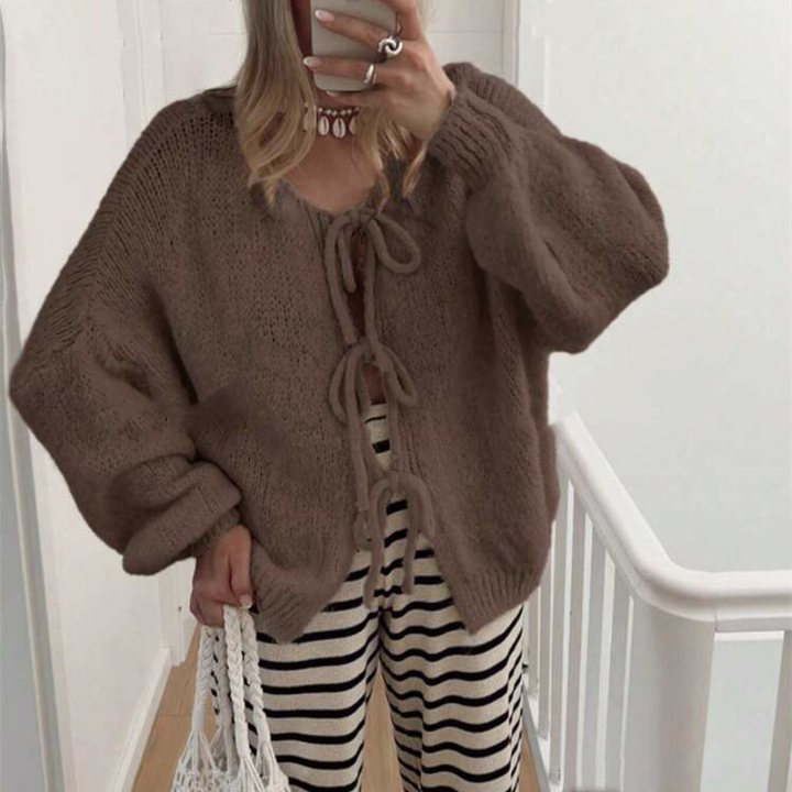 Bamby | Gebreide Top met Speelse Striksluiting