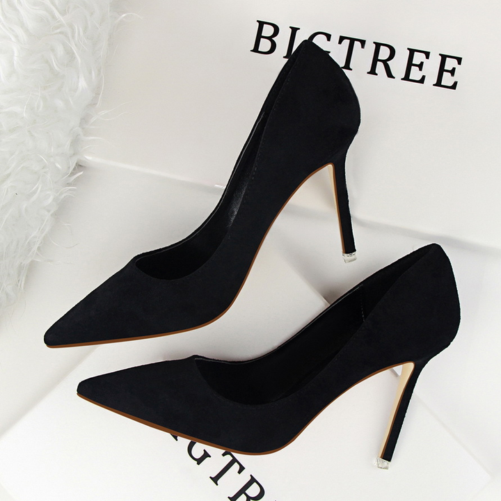 Elegant suede-look women's pumps with pointed toe and stiletto heel