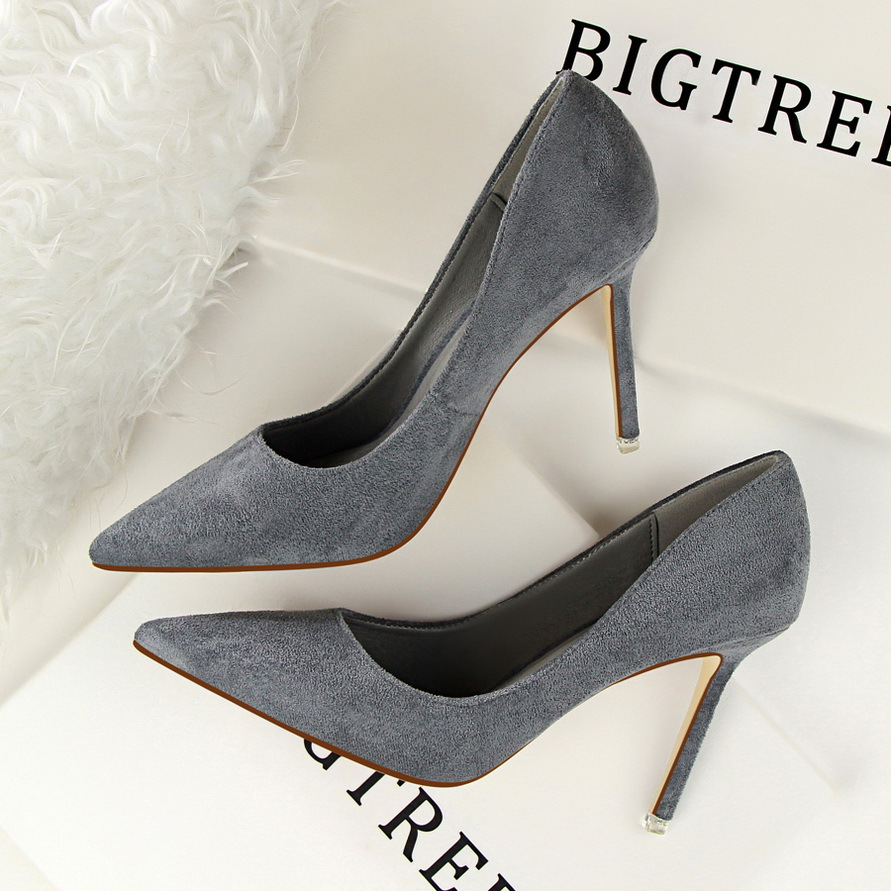 Elegant suede-look women's pumps with pointed toe and stiletto heel