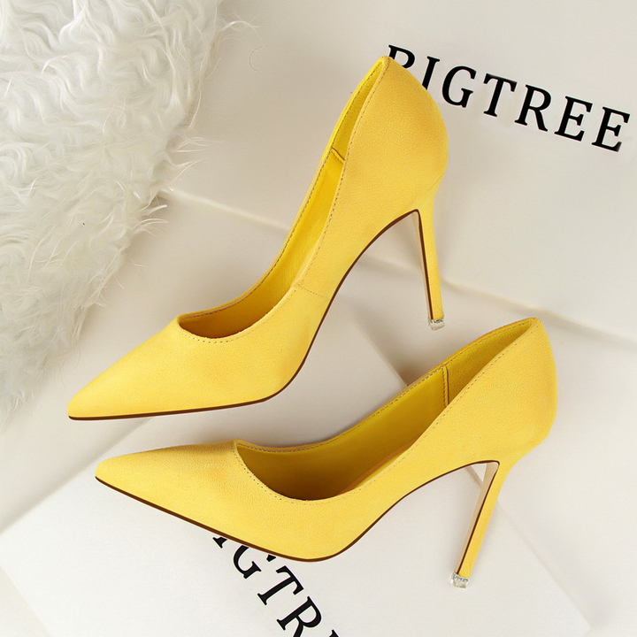 Elegant suede-look women's pumps with pointed toe and stiletto heel