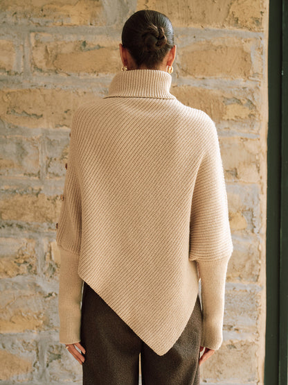 Stijlvolle Beige Dames Gebreide Poncho Trui met Col en Knoopdetail