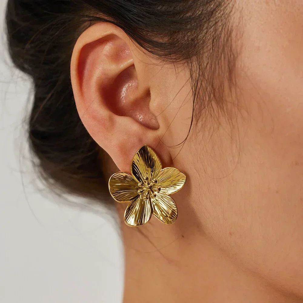 Penne | Boucles d’oreilles statement en forme de fleur