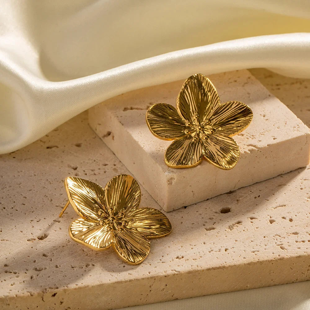 Penne | Boucles d’oreilles statement en forme de fleur