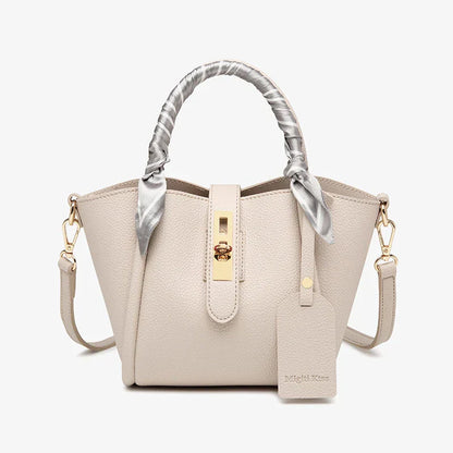 Tery | Luxe Handtas met Sjaaldetail en Gouden Sluiting