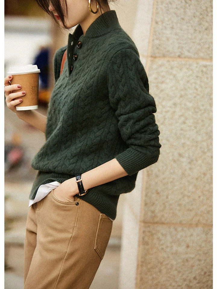 Pull Tricoté Doux Femme avec Motif Torsadé et Détail Bouton