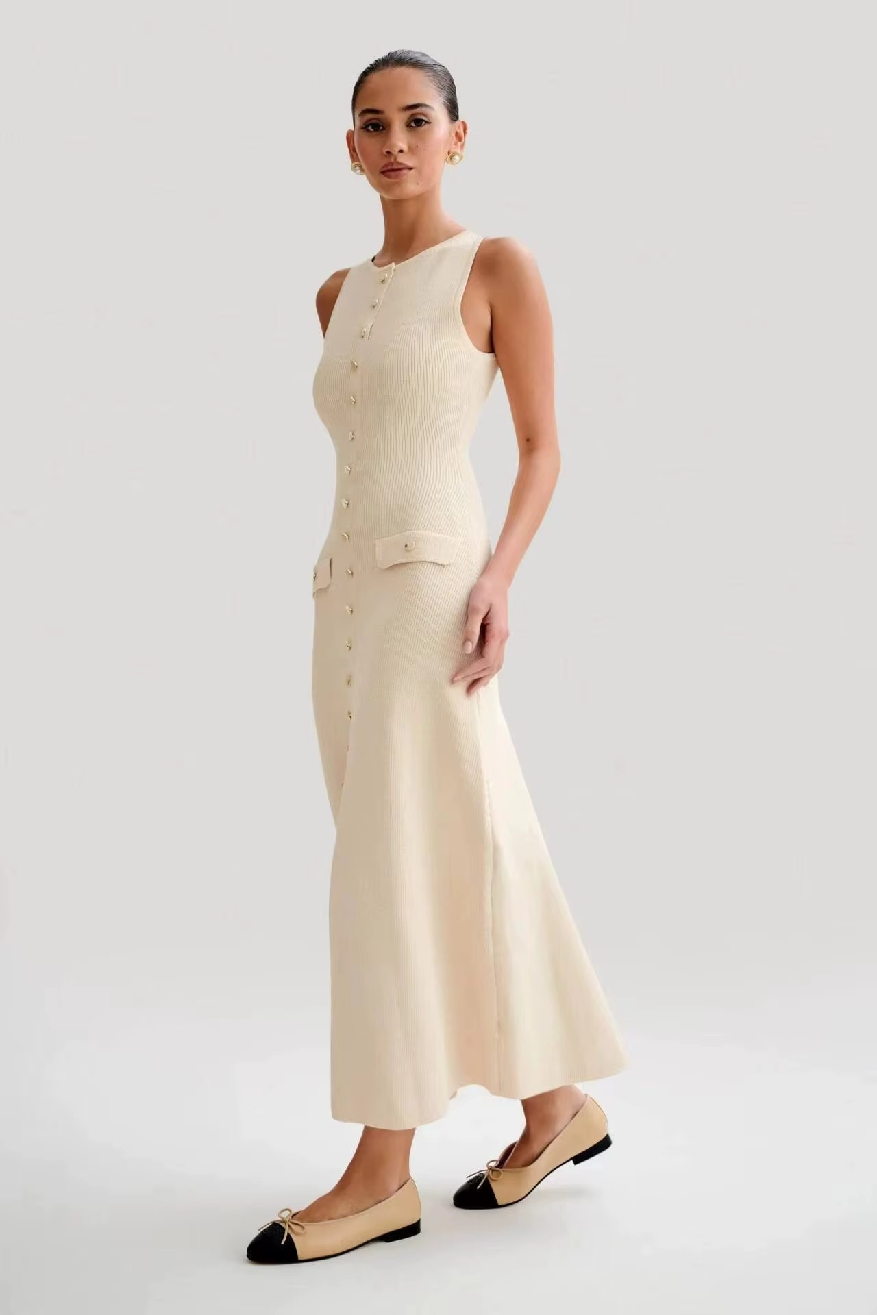Gloria | Elegante Mouwloze Gebreide Jurk met Knoopsluiting