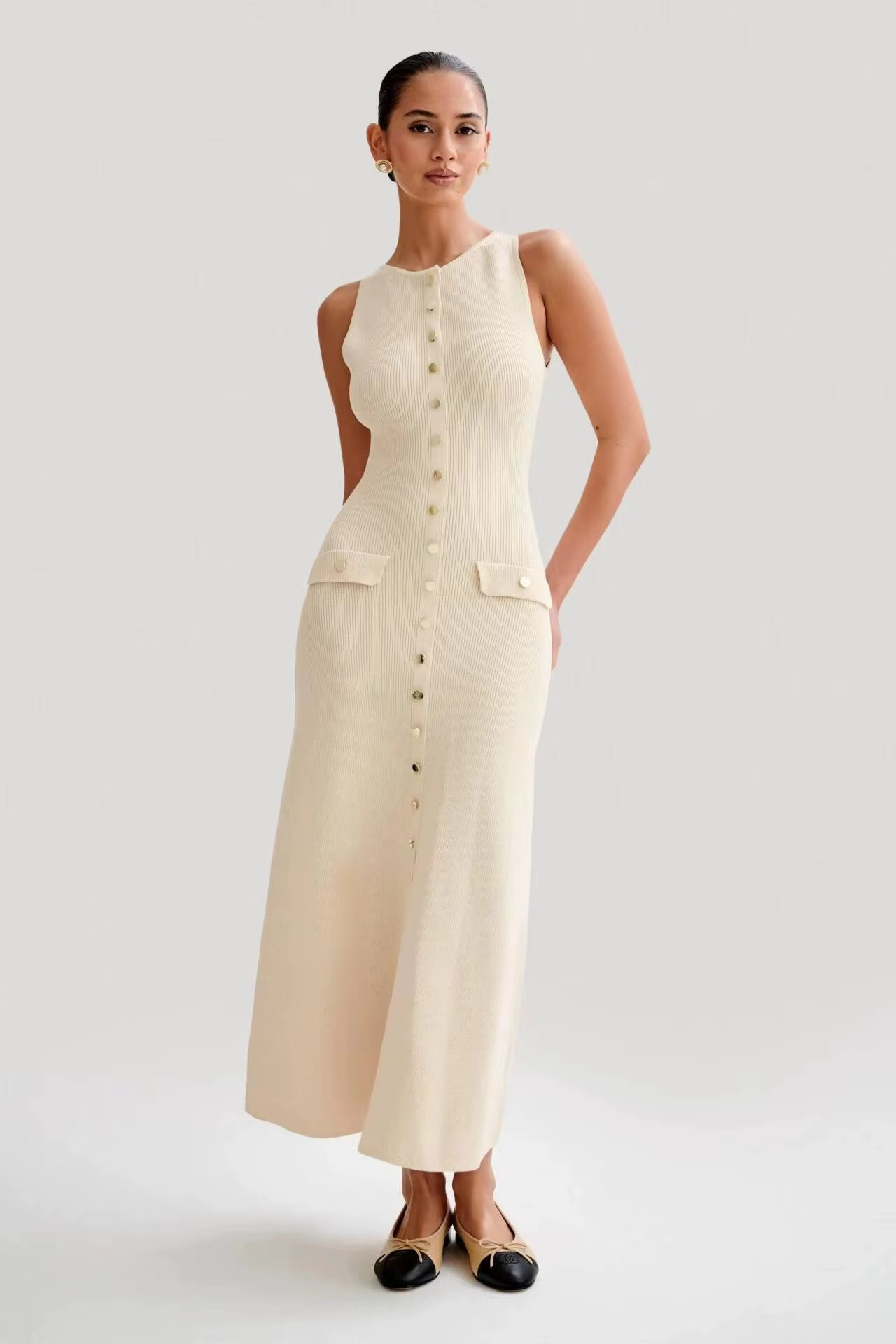 Gloria | Elegante Mouwloze Gebreide Jurk met Knoopsluiting