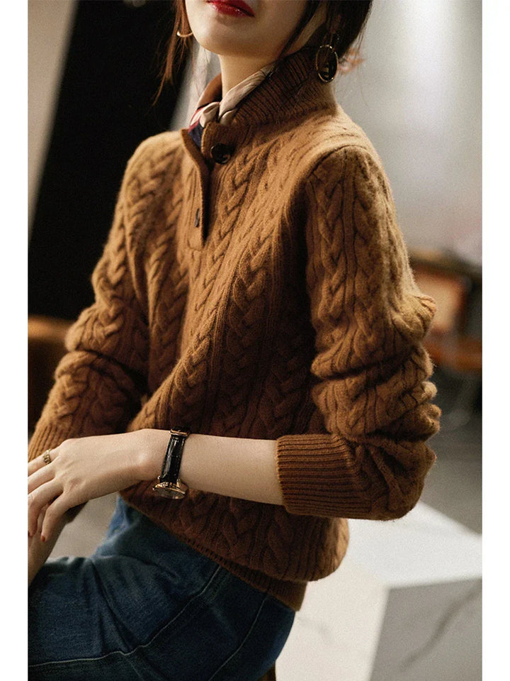 Pull Tricoté Doux Femme avec Motif Torsadé et Détail Bouton