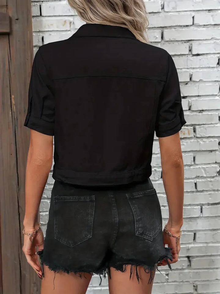 Dames Kort Denim Jas  met Knoopsluiting en Borstzakken