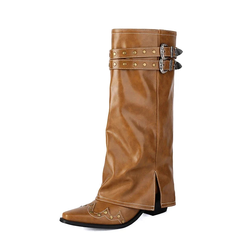 productfoto camel western knielaars met studs op de neus – zijaanzicht links