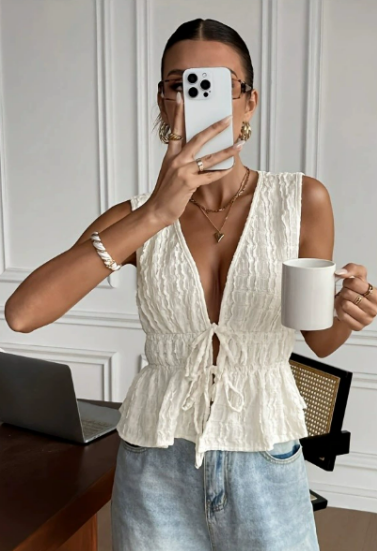 Berkeley | Elegante Crinkle Top met V-Hals en Striksluiting