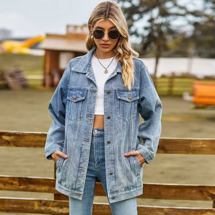 Veste en denim oversize pour femmes avec poches poitrine et fermeture à boutons-pression