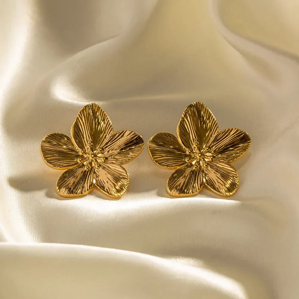 Penne | Boucles d’oreilles statement en forme de fleur
