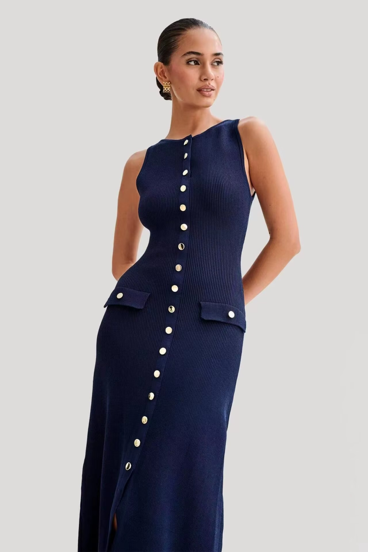 Gloria | Elegante Mouwloze Gebreide Jurk met Knoopsluiting