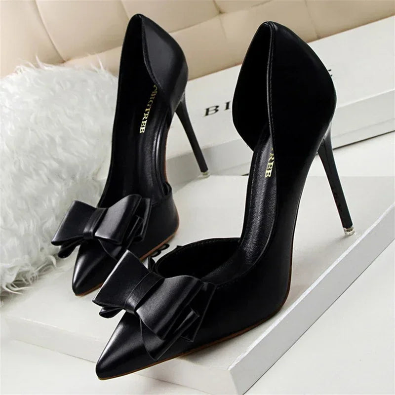 Gilia | Elegante Pumps met Strikdetail