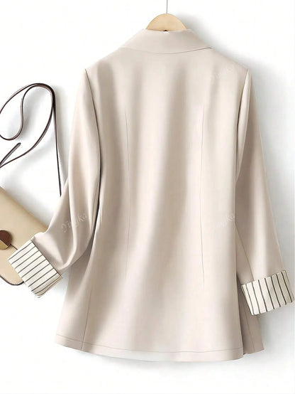 Felice | Minimalistische Blazer met Gestreepte Manchetten