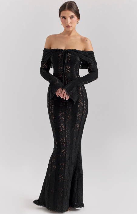 Chea | Luxe Off-Shoulder Kantjurk met Fishtail