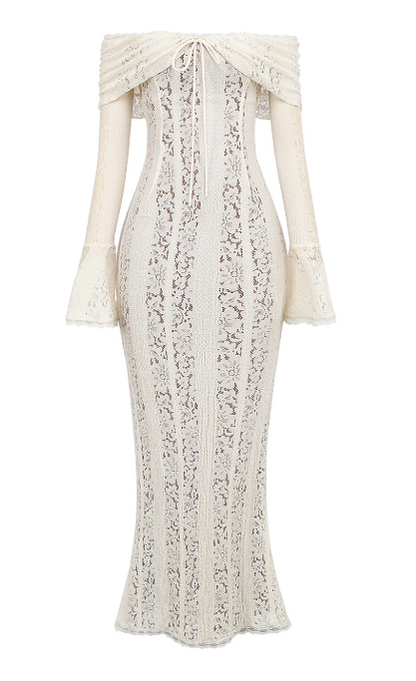 Chea | Luxe Off-Shoulder Kantjurk met Fishtail