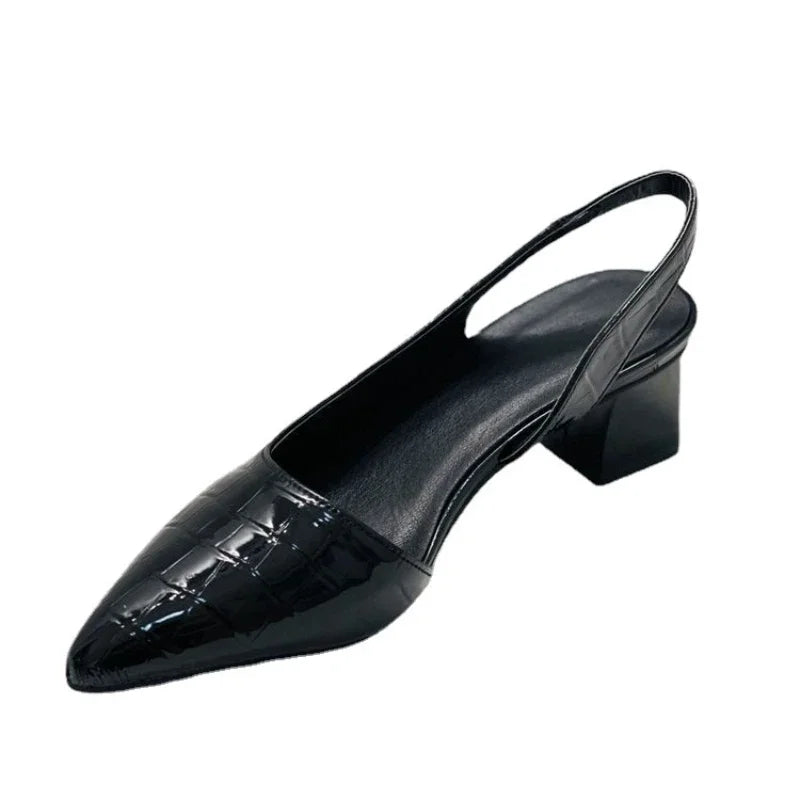 Wilma | Vintage Puntige Slingback Pumps met Blokhak