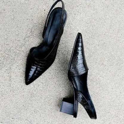 Wilma | Vintage Puntige Slingback Pumps met Blokhak