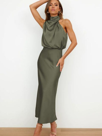 Kathalina | Satijnen Halterjurk met Elegante Halslijn
