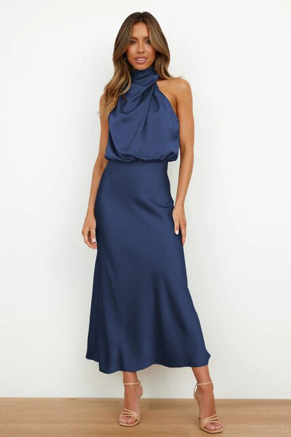 Kathalina | Satijnen Halterjurk met Elegante Halslijn