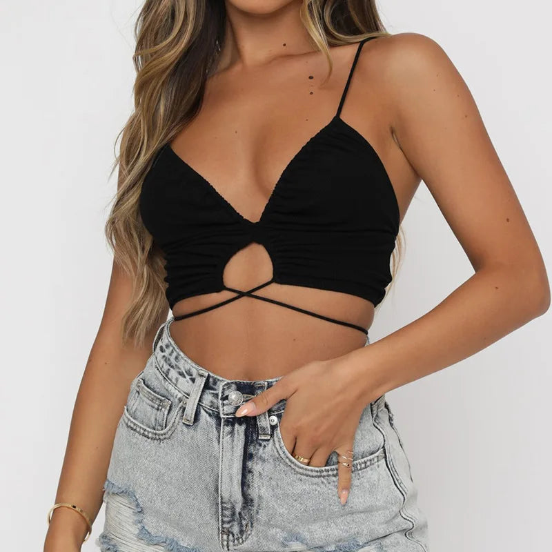 Nelly | Cut-Out Crop Top met Strikdetails