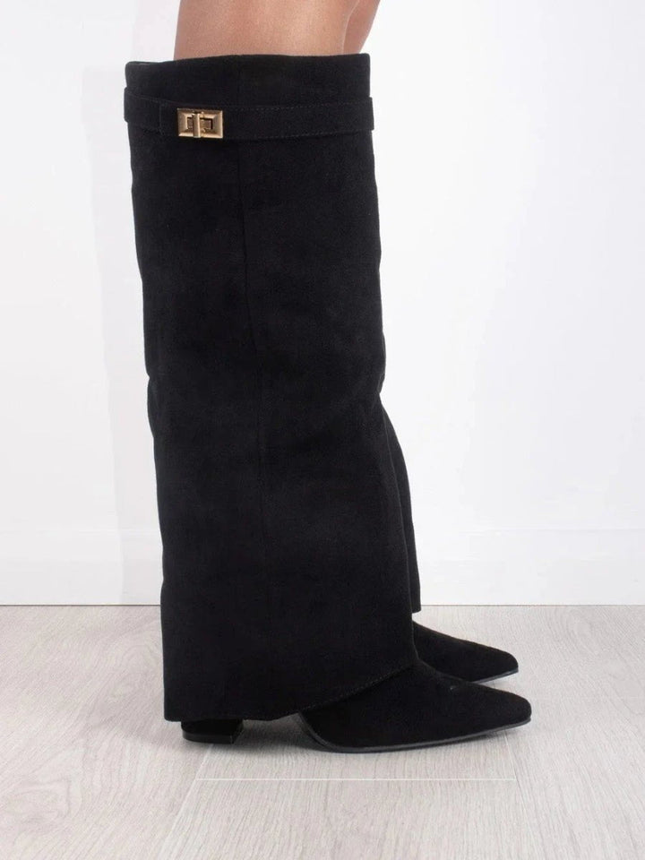 Bottes Élégantes en Suède Noir avec Détails Dorés pour Femmes - Emilia Lane