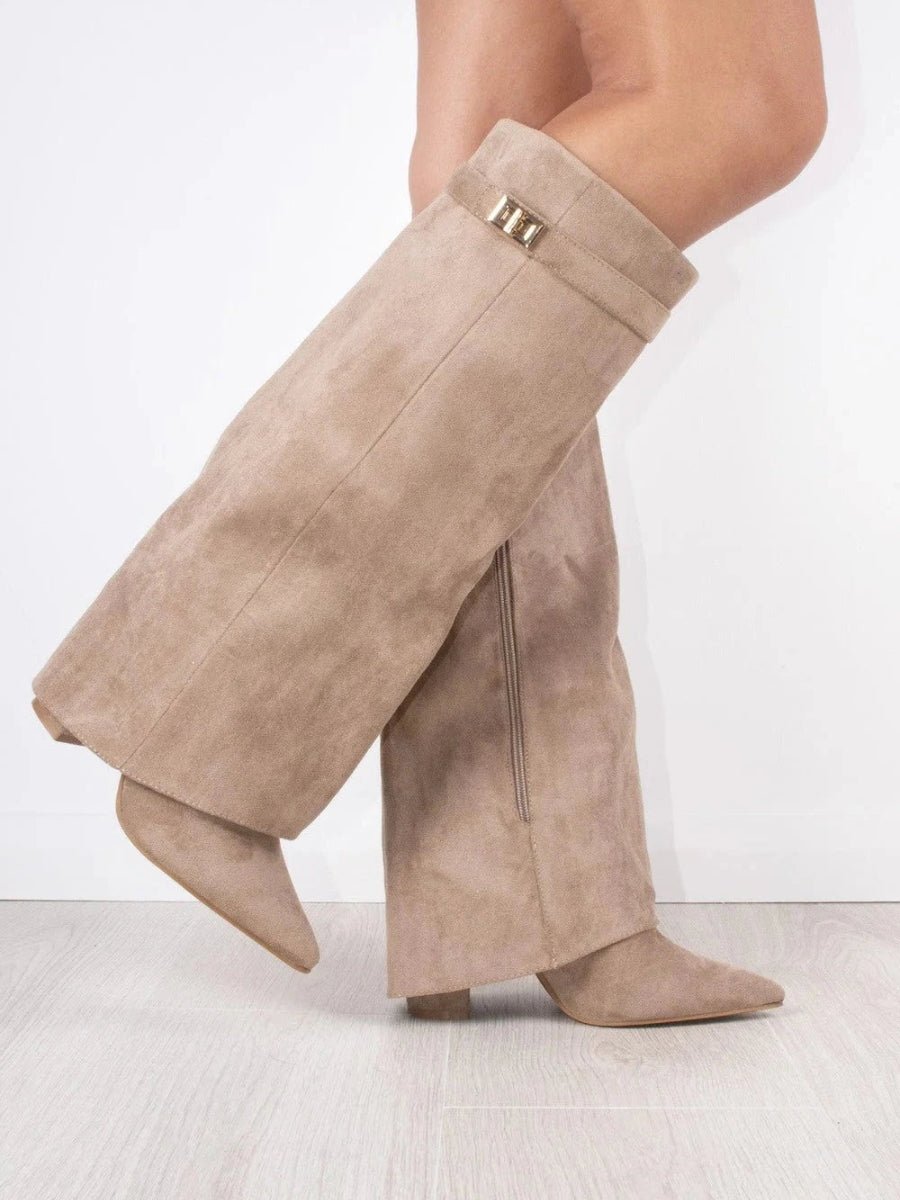 Bottes Élégantes en Suède Noir avec Détails Dorés pour Femmes - Emilia Lane