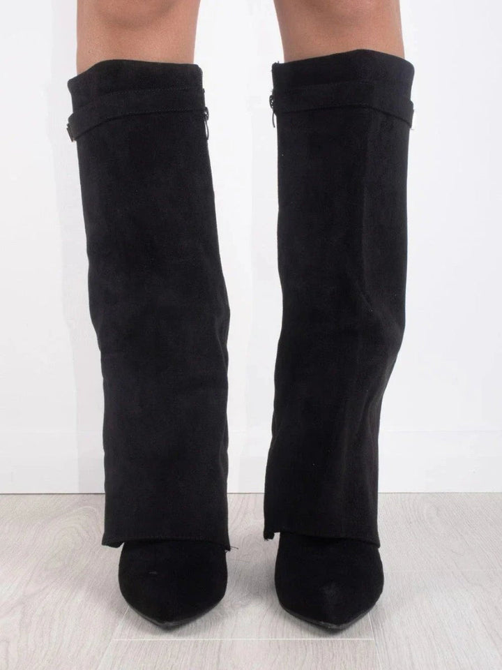 Bottes Élégantes en Suède Noir avec Détails Dorés pour Femmes - Emilia Lane