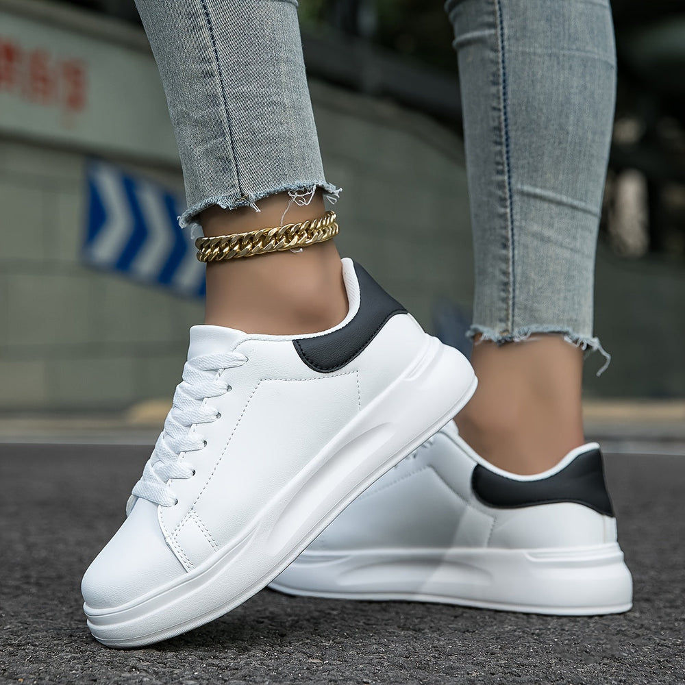 Białe wygodne damskie sneakersy z grubą podeszwą