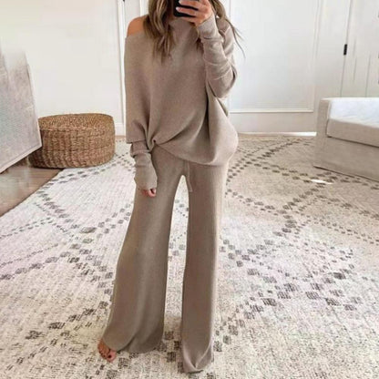 Zachte en comfortabele dames set met warme sweater en broek