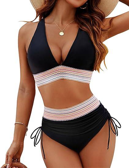 Corrigerende high-waisted bikini met kleurblok design, verstelbare bandjes en push-up cups voor slankmakend effect.