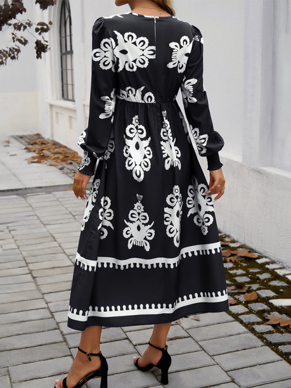 Jaelin | Elegant Maxi Dress with Contrasting Print