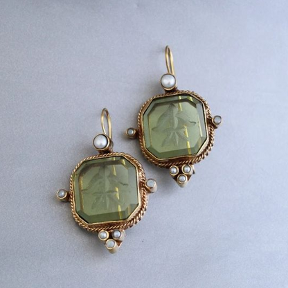 Vintage Groene Oorbellen met Parels