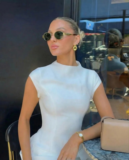 Elegant Oval Sunglasses with Slim Frame for Women