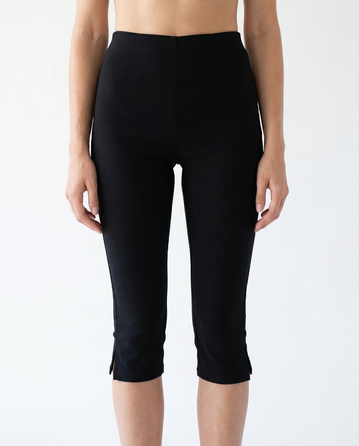 willow-dames-capri-broek-zwart-1