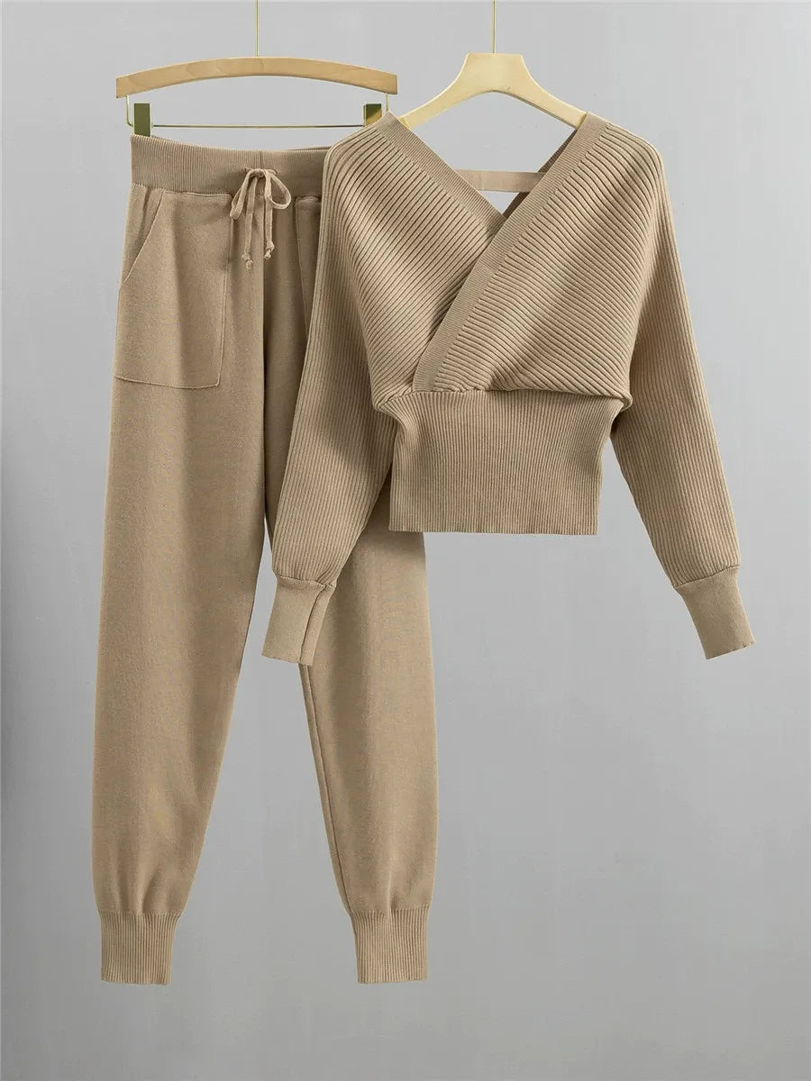 Comfortabele Dames Set met Ribgebreide Wrap Trui en Broek
