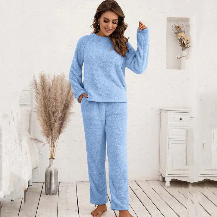 Soft Teddy Women's Loungewear Set with Long Sleeves