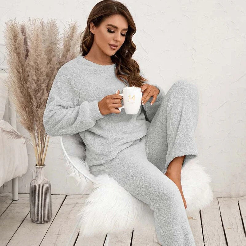 Soft Teddy Women's Loungewear Set with Long Sleeves