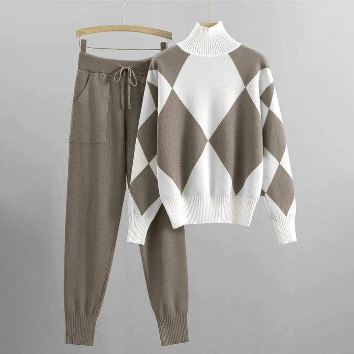Comfortable Checked Women's Turtleneck Set