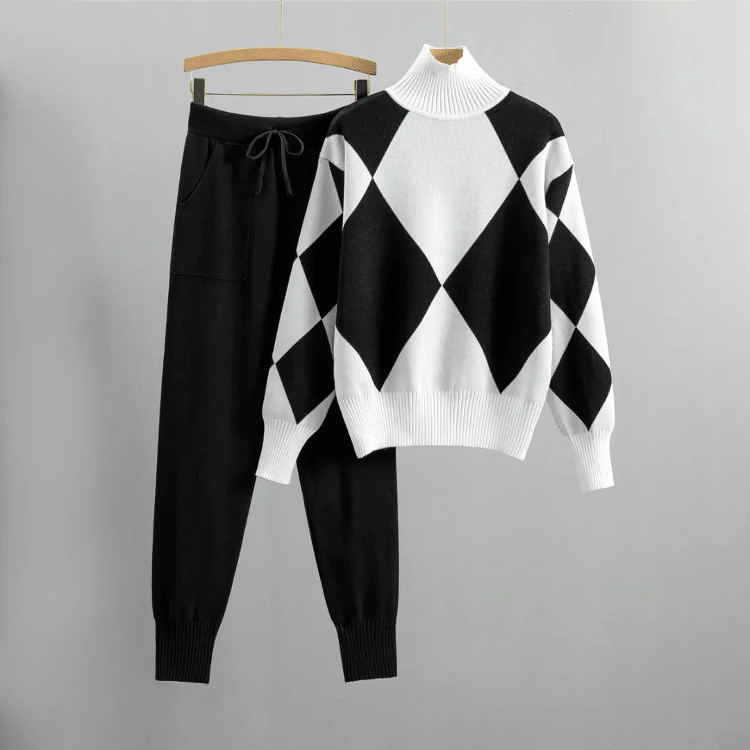 Comfortable Checked Women's Turtleneck Set