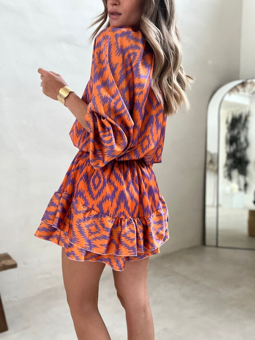 Combishort orange d'été pour femmes avec manches longues et volants