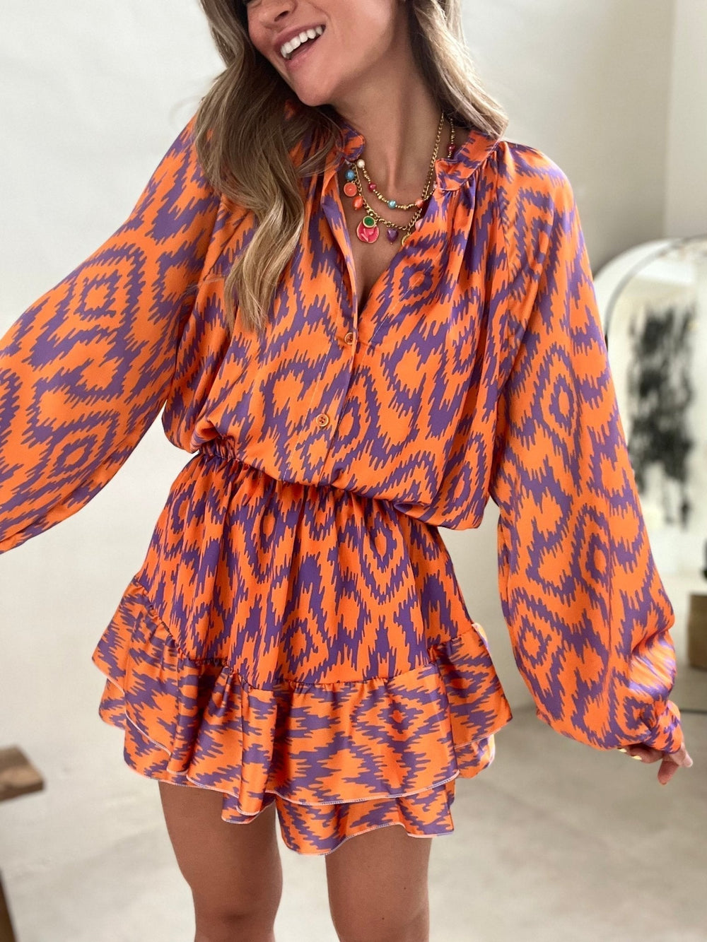 Combishort orange d'été pour femmes avec manches longues et volants