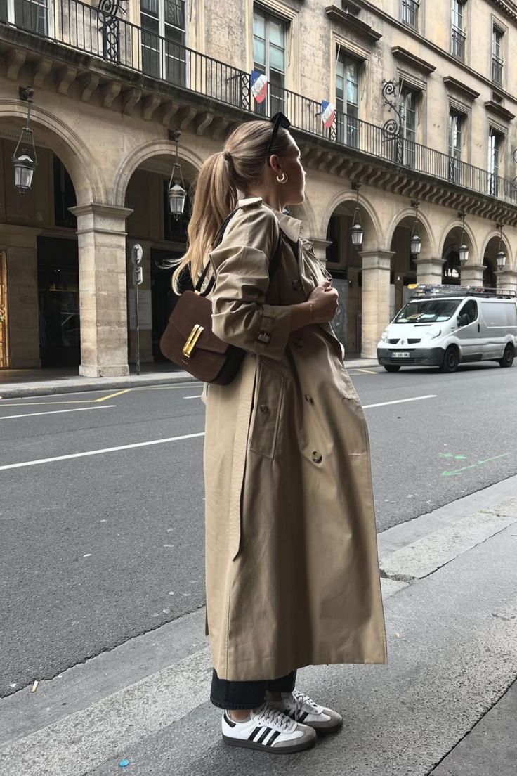 Stijlvolle Maxi Dames Trenchcoat met Knoopsluiting en Ceintuur