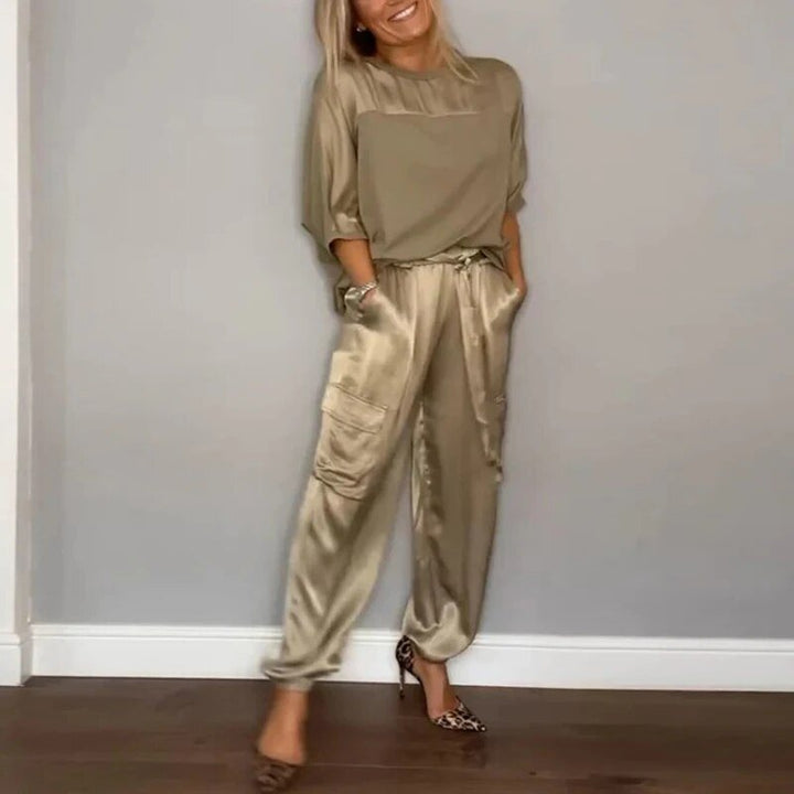 Ensemble femme luxueux 2 pièces en satin avec pantalon cargo et top ample